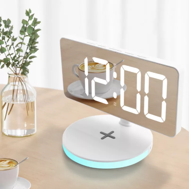 Horloge de charge sans fil avec veilleuse RVB à affichage blanc